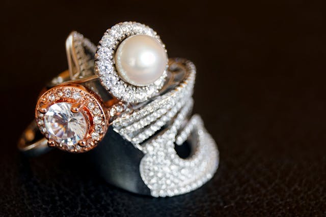 Custom Jewelry for Businesses: Why Jewelry is Go-To Partner